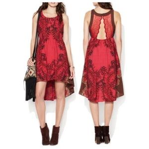 FREE PEOPLE Russian Lace
Sleeveless hi-low dress
